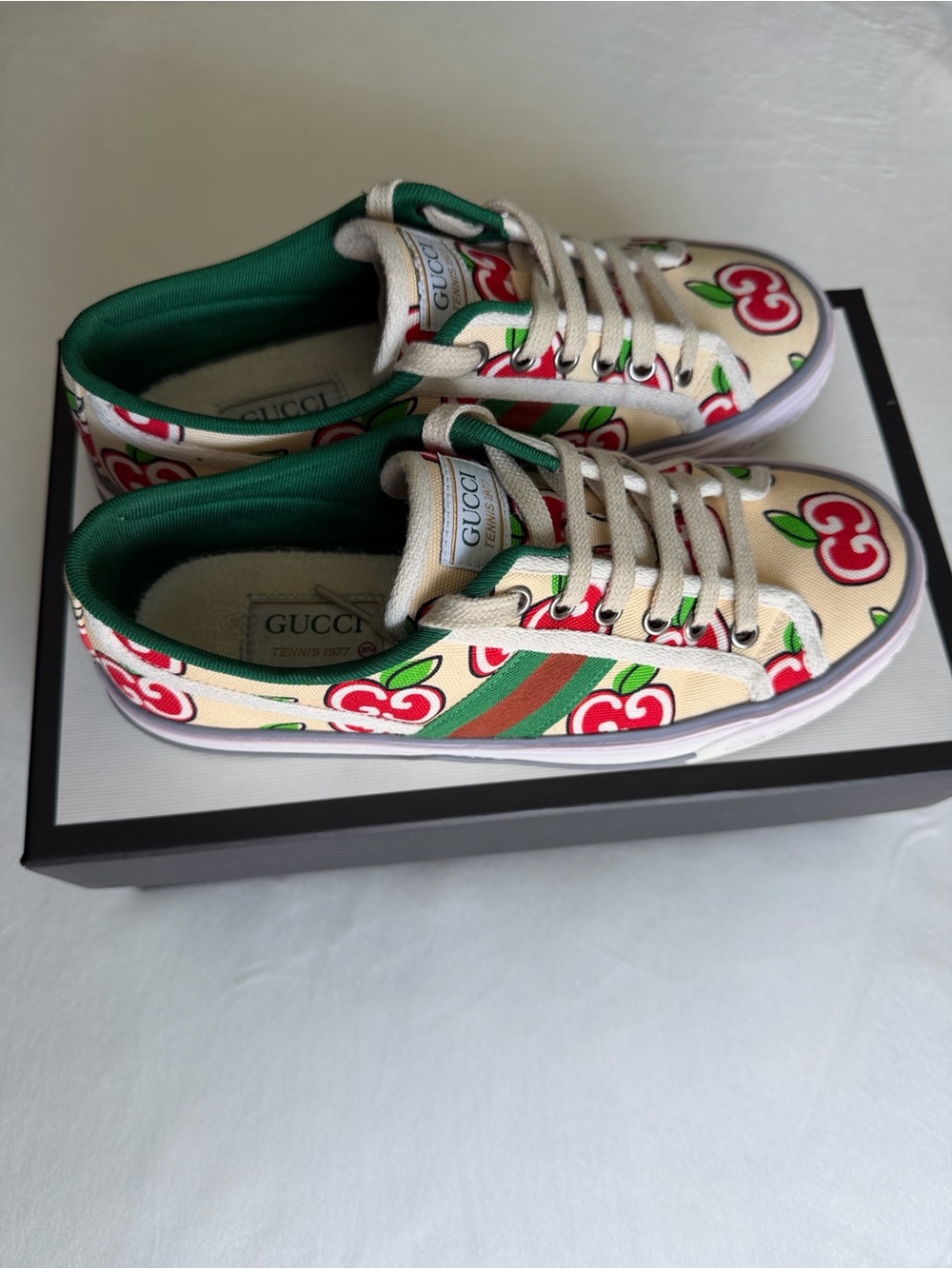 Gucci Off-White GG Apple Tennis 1977 Sneakers - Picture 4 of 7